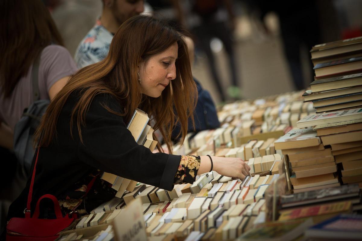 "Un libro, la mejor medicina para el alma" "Un libro, la mejor medicina para el alma"