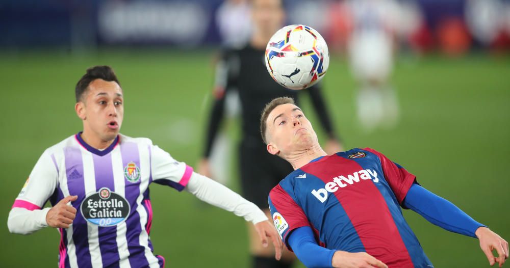 Levante - Real Valladolid, en imágenes