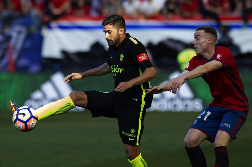 El partido entre el Osasuna y el Sporting, en imágenes