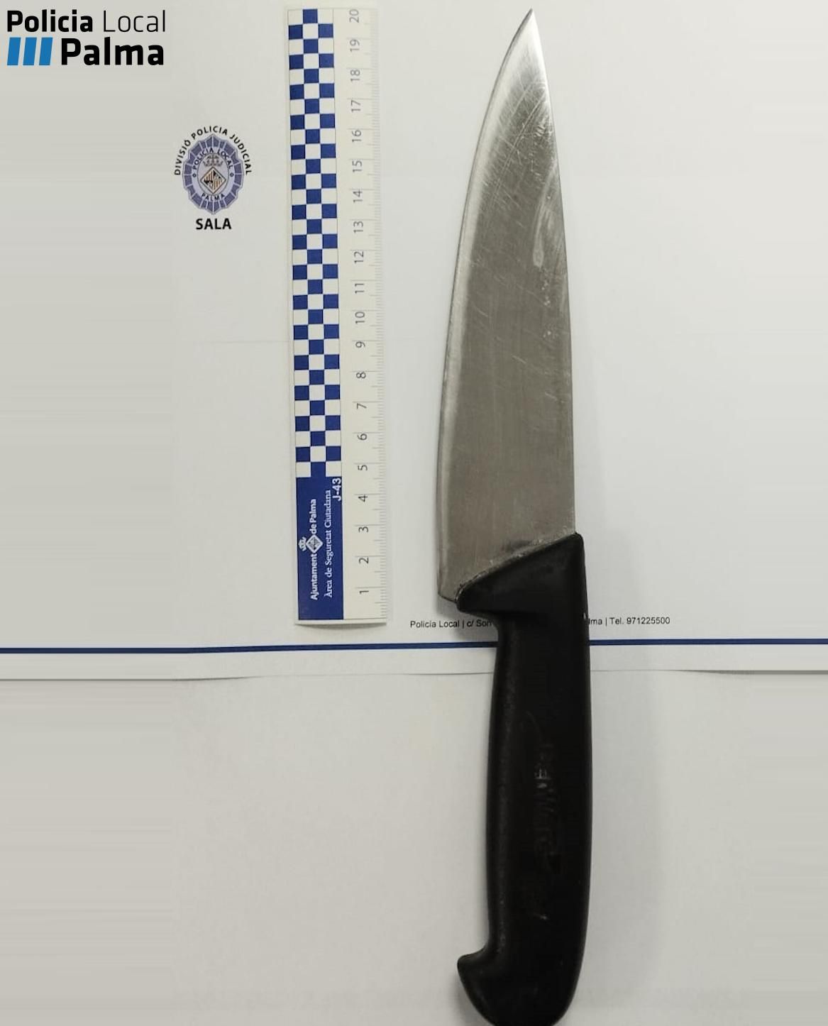 El cuchillo intervenido por la Policía Local de Palma.