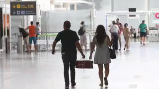El ‘pinchazo’ de diciembre aleja del récord histórico al aeropuerto de Zaragoza