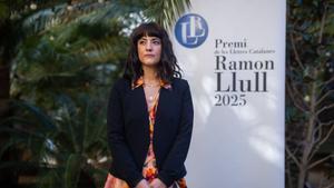 L’escriptora i actriu Estel Solé guanya el premi Ramon Llull amb ‘Aquest tros de vida’