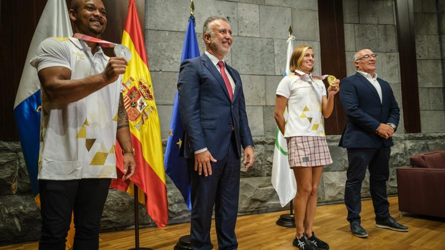 Recepción del Gobierno de Canarias a Michelle Alonso y Ray Zapata