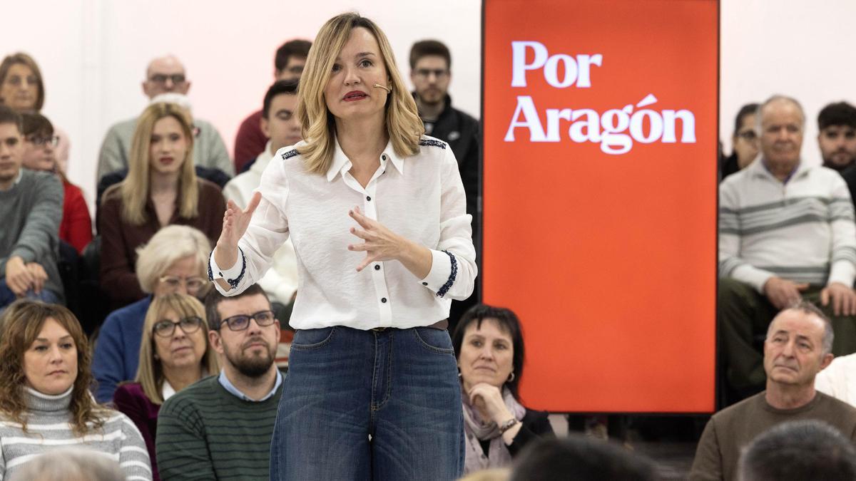 La candidata socialista, Pilar Alegría, este sábado en La Zaida.