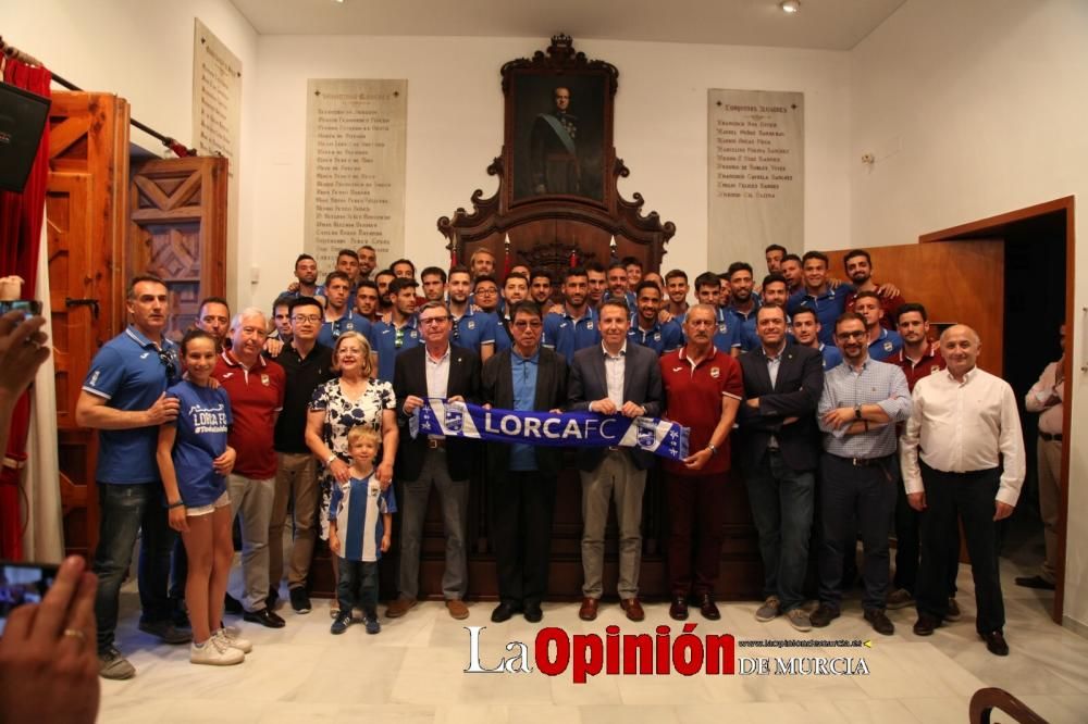 Recepción al Lorca por el ascenso