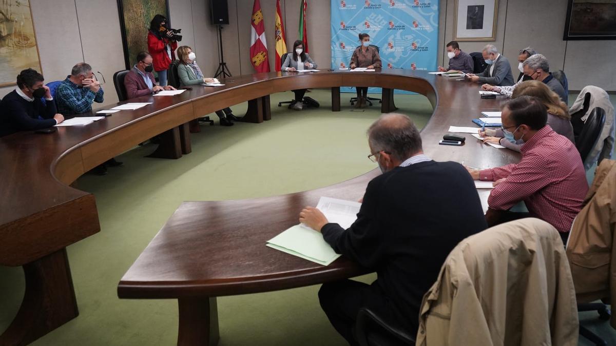 La delegada terriotiral reunida con el Consejo Agrario Provincial