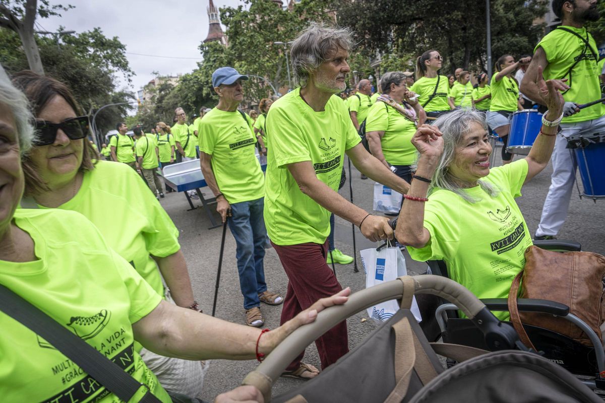 Unas 200 personas trasplantadas marchan en Barcelona en agradecimiento a los donantes de órganos