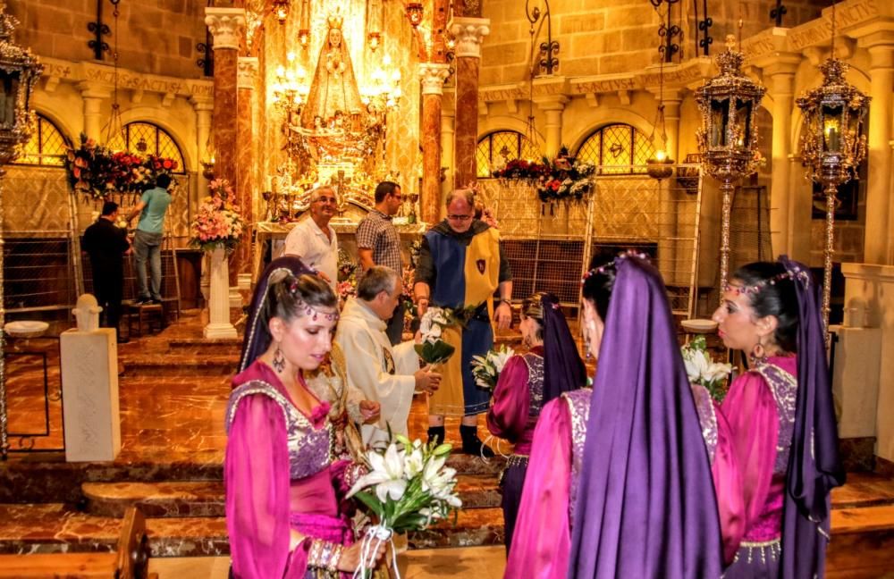 Ofrenda de flores a la patrona de Castalla