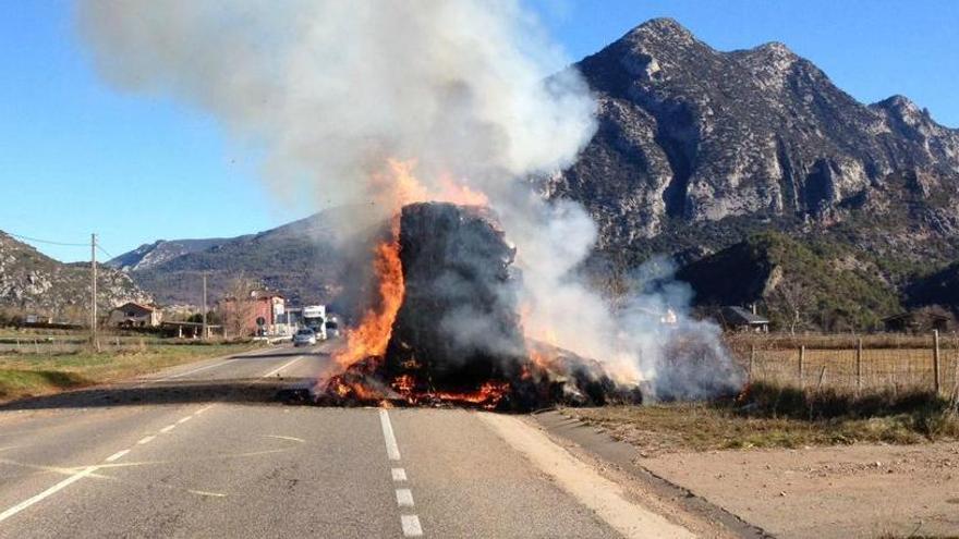 Imatge de l&#039;incendi, aquest dimecres al matí