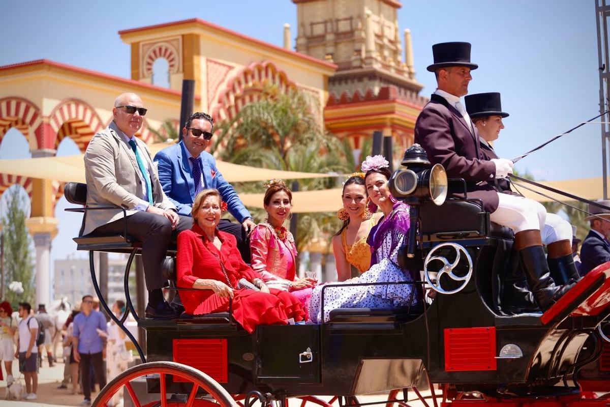 El paseo de los Carruajes de Tradición por la Feria de Córdoba, en imágenes El paseo de los Carruajes de Tradición por la Feria de Córdoba, en imágenes