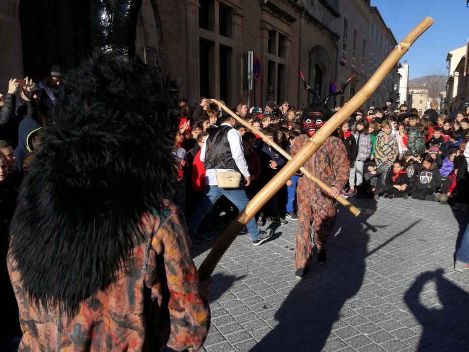 Sant Antoni 2018: Los 'dimonis' de Sant Llorenç inician sus bailes