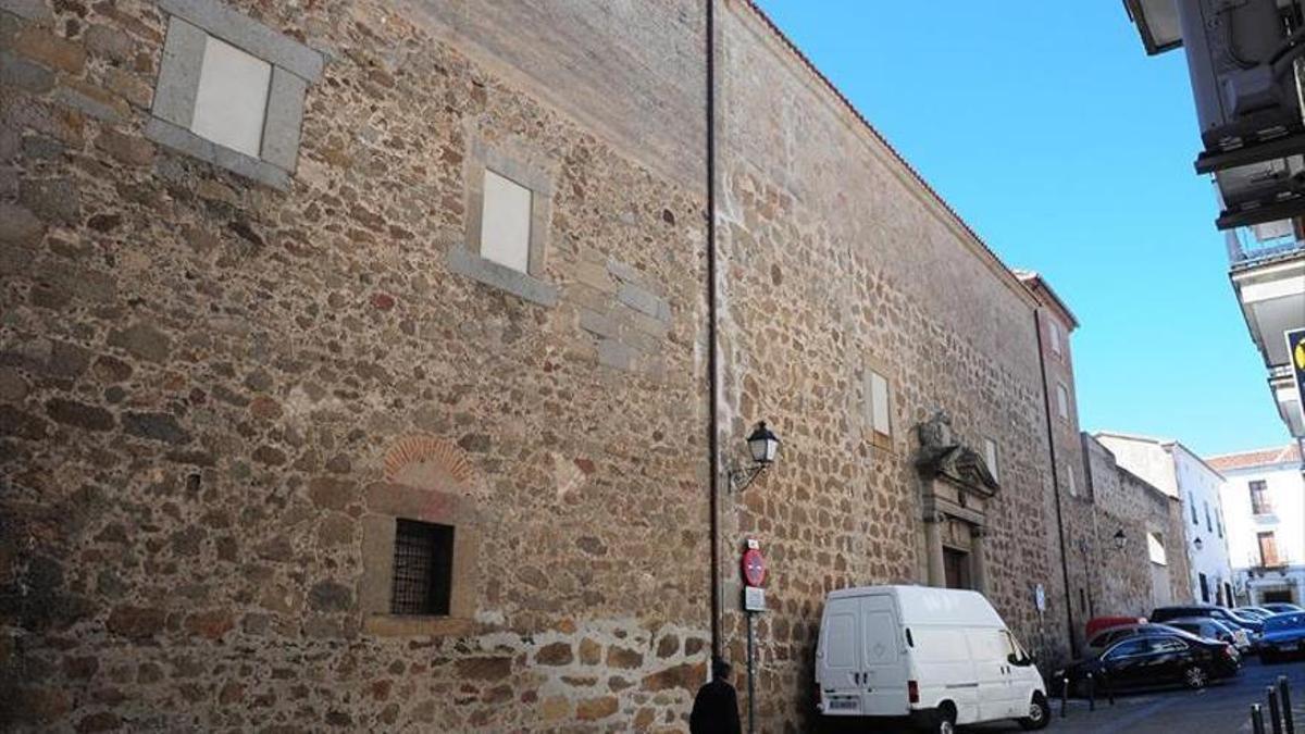 Las Carmelitas, donde varios colectivos quieren el museo del Salón de Otoño de Plasencia.
