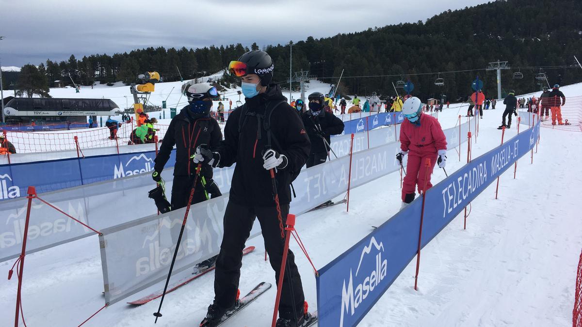 Imatge d&#039;arxiu d&#039;esquiadors a la Molina