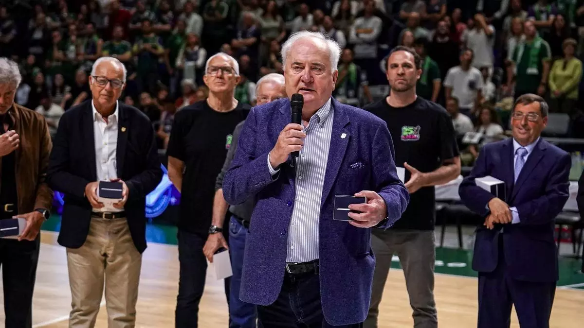 Bozidar Maljkovic envía una carta de agradecimiento tras el homenaje a los campeones de la Copa Korac 2001: "¡Gracias Málaga, gracias Unicaja!"