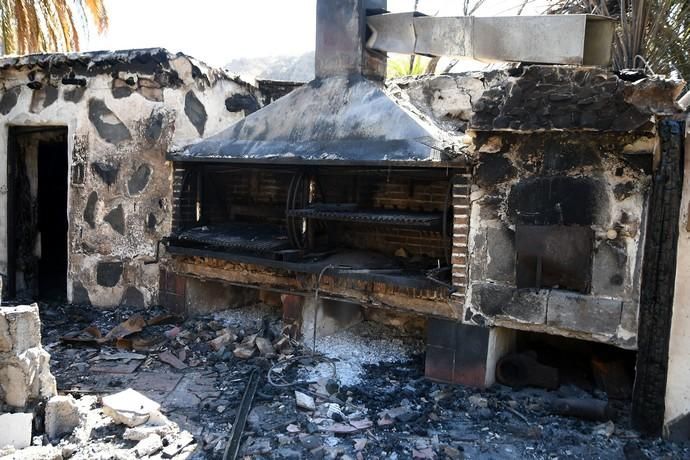 18/03/2019 FATAGA. SAN BARTOLOME DE TIRAJANA.  Incendio en Fataga, en la Finca Rural, Molino de Agua. Fotografa: YAIZA SOCORRO.  | 18/03/2019 | Fotógrafo: Yaiza Socorro