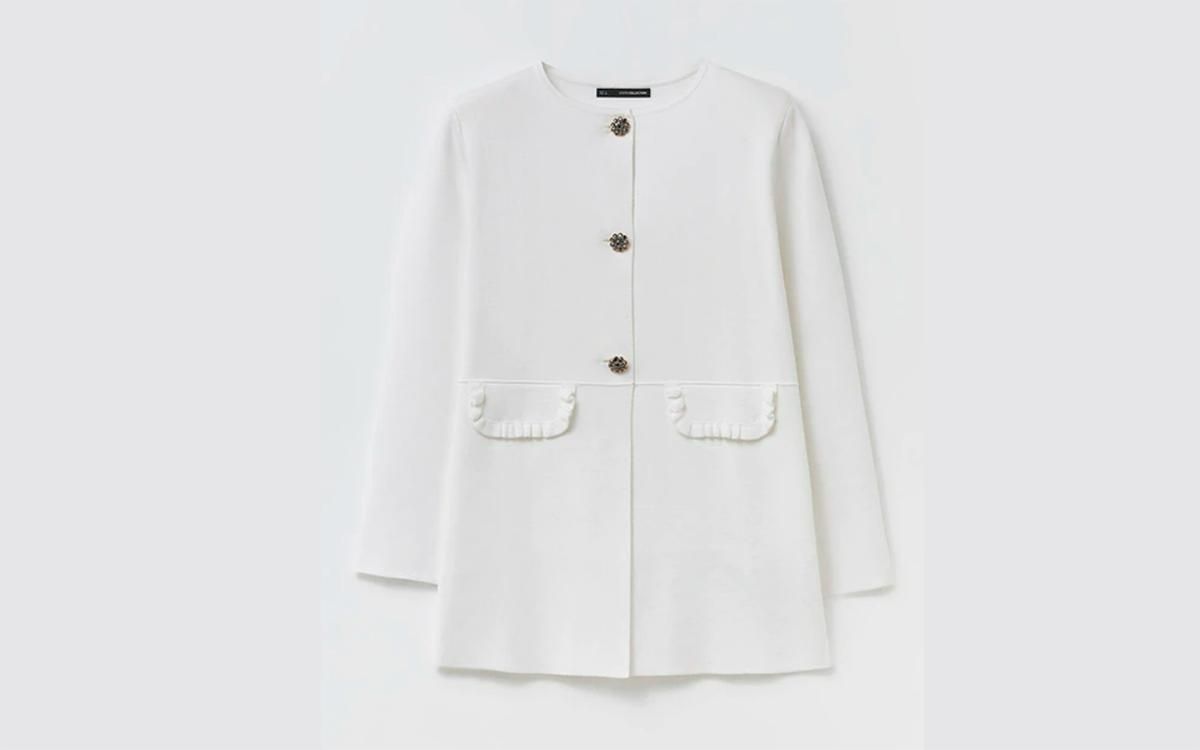Chaqueta blanca de Sfera, 29,99 euros.