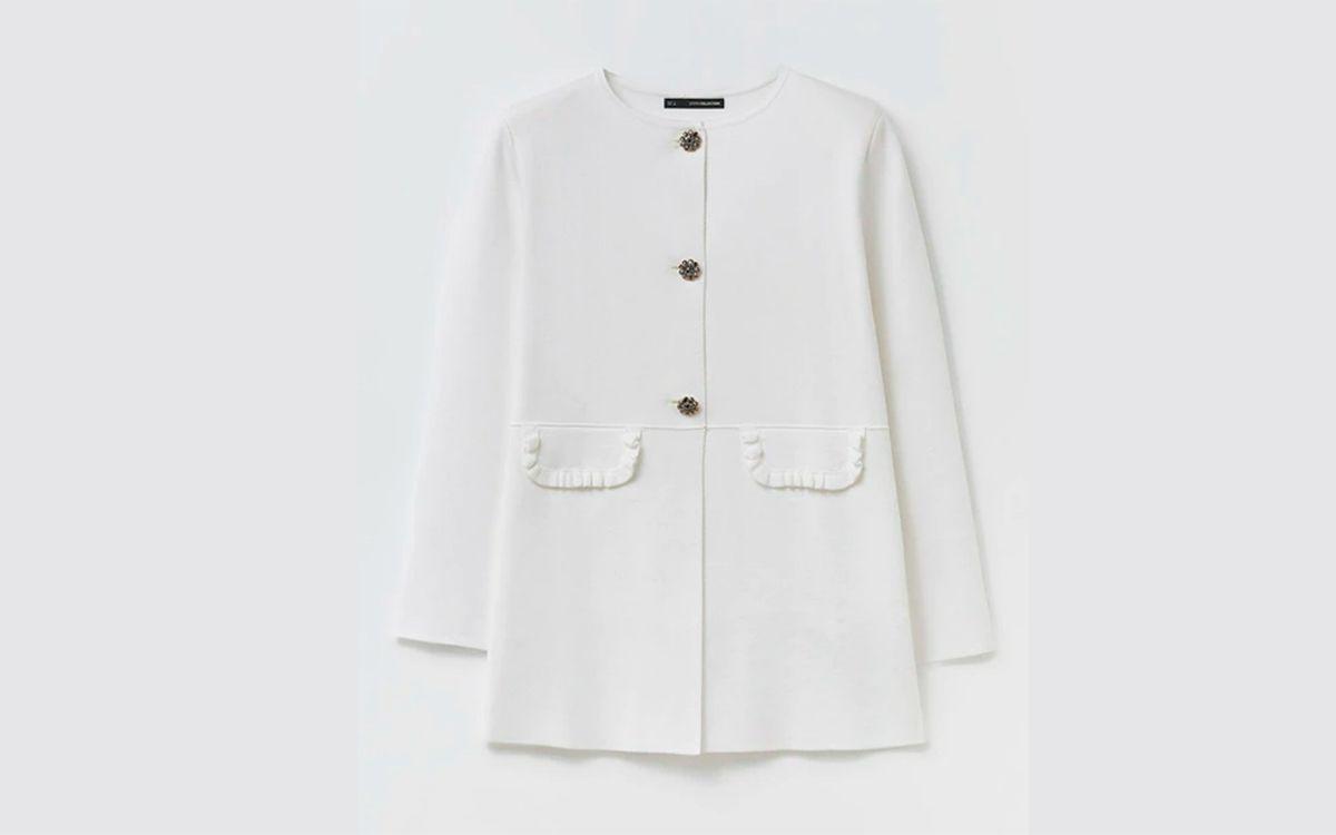 Chaqueta blanca de Sfera, 29,99 euros.