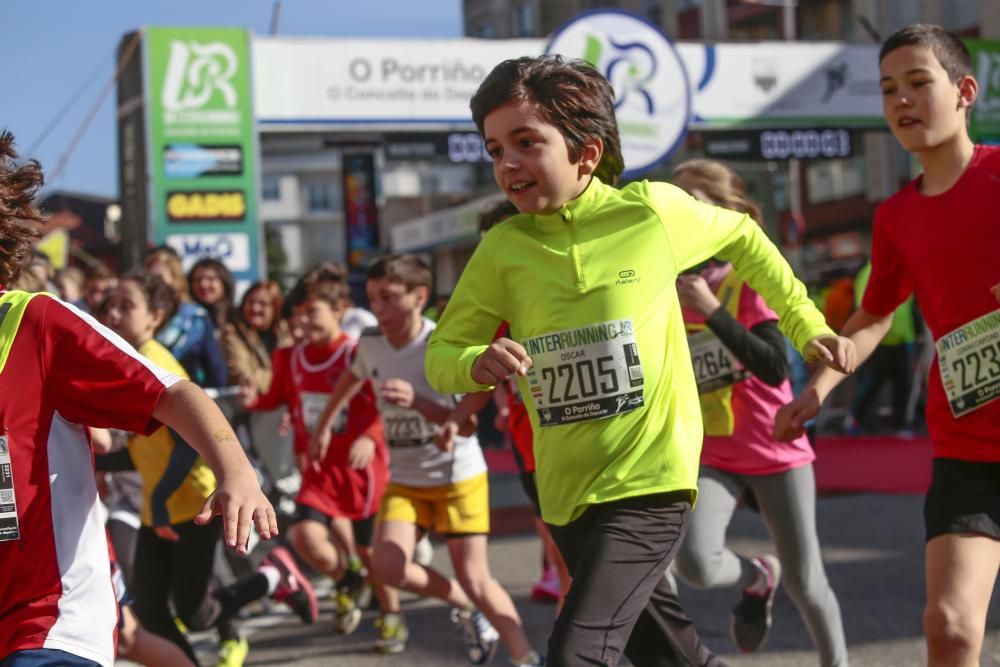 Más de dos mil deportistas corrieron esta mañana en la prueba que discurría por el centro de la ciudad del Louro