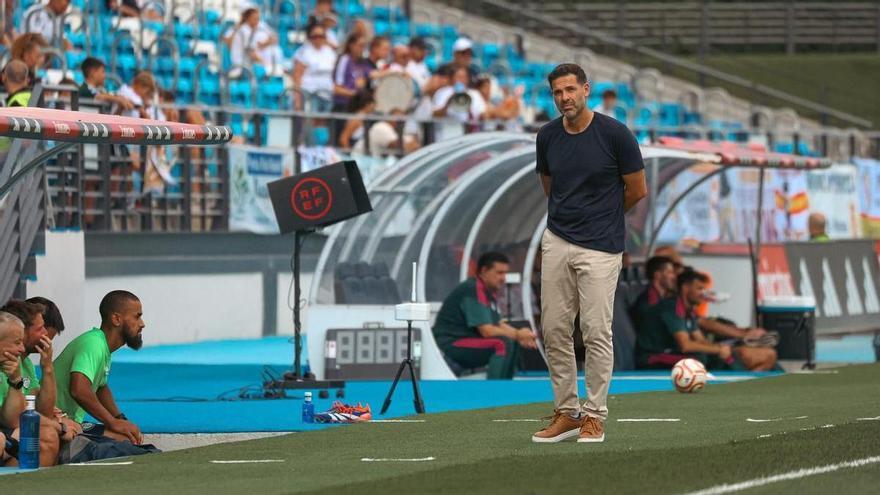 César Arzo, entrenador del Juventud Torremolinos y exjugador del Real Zaragoza: "¿A quién ficharía? Igual a Ander le apetece playita..."