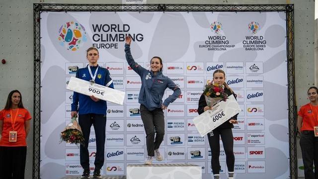 Montmeló (Barcelona). Carla Martínez celebra la seva victòria en la prova d’escalada de velocitat de la Copa d’Europa, disputada durant el festival GRAVITEO al Circuit de Barcelona-Catalunya. 16 de juliol del 2026. Esports. AUTOR: ZOWY VOETEN
