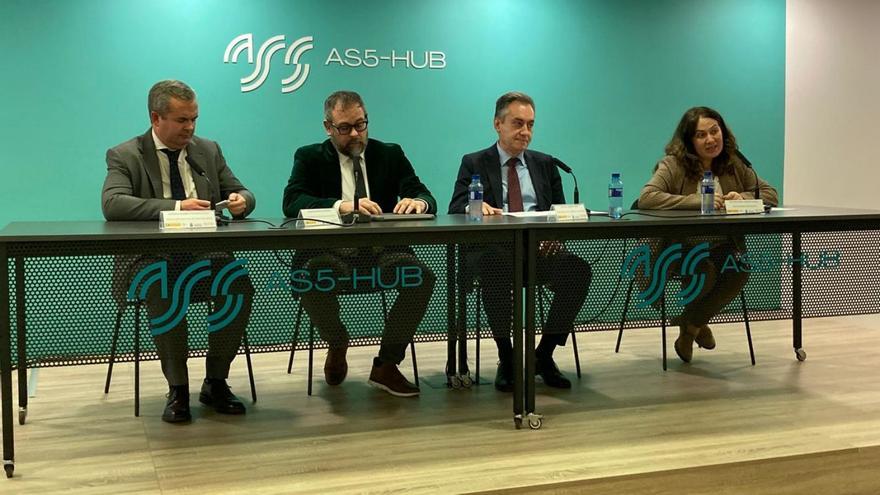 Por la izquierda, Alberto Rodríguez, Julio Martínez Zahonero, Miguel Ángel Balbín y Encarnación Vicente, en la mesa redonda celebrada ayer por la tarde.