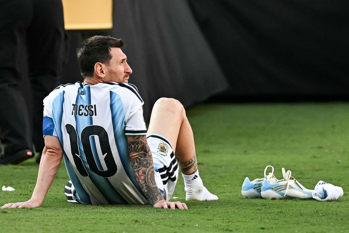 Lionel Messi observa tras la derrota durante la final del Mundial de 2026 entre España y Argentina, disputada en el estadio New York New Jersey. Lionel Messi observa tras la derrota durante la final del Mundial de 2026 entre España y Argentina, disputada en el estadio New York New Jersey.