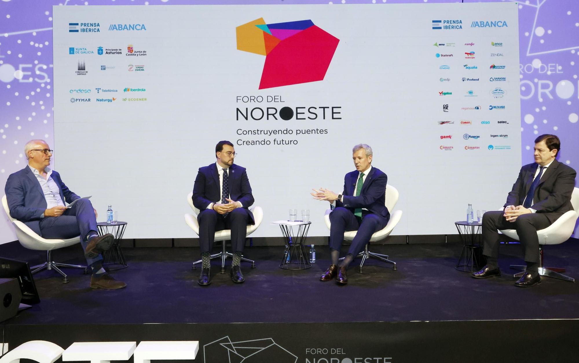 El poder político y empresarial se cita en Santiago