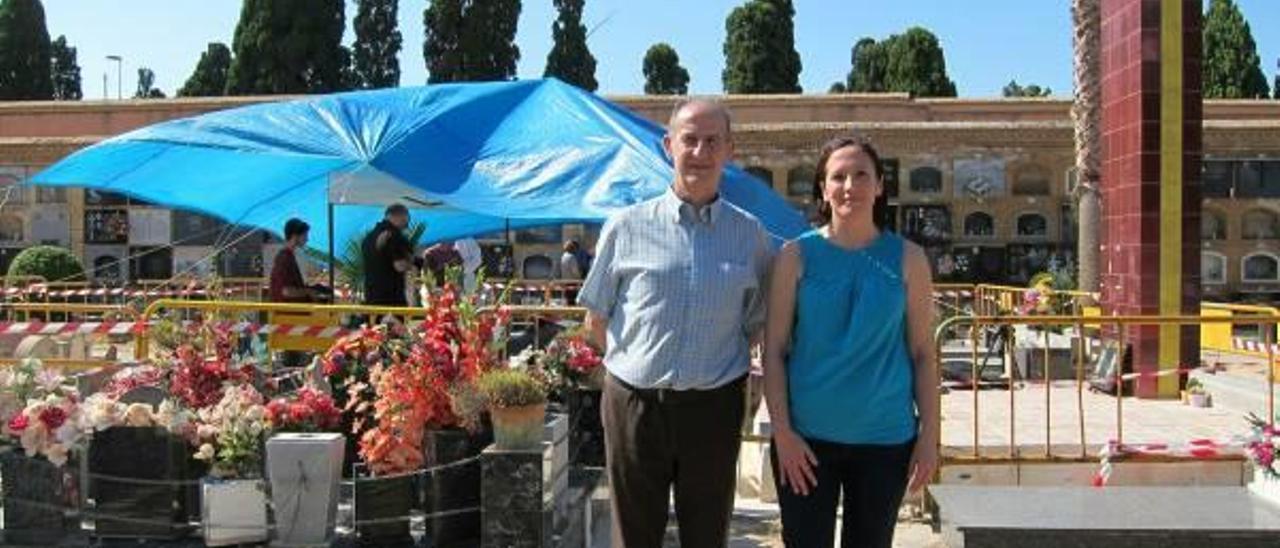 Borràs y Gómez, en el cementerio de Paterna.