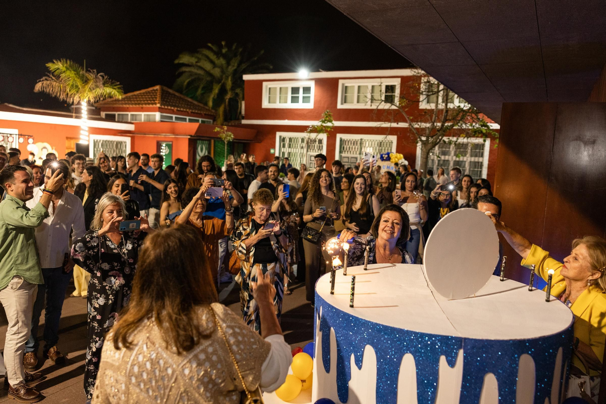 MOMENTO DEL ENCENDIDO TARTA.jpg