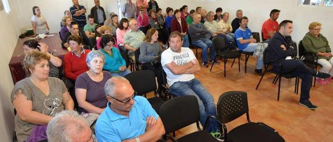 Asamblea celebrada el viernes en Postemirón. // G. Santos