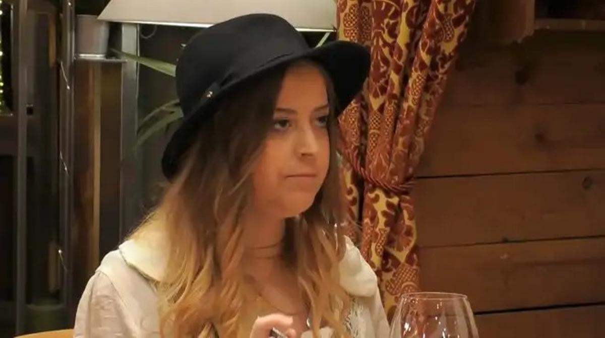 Laura muestra su descontento con el comentario inoportuno de Jaime, en 'First dates'.