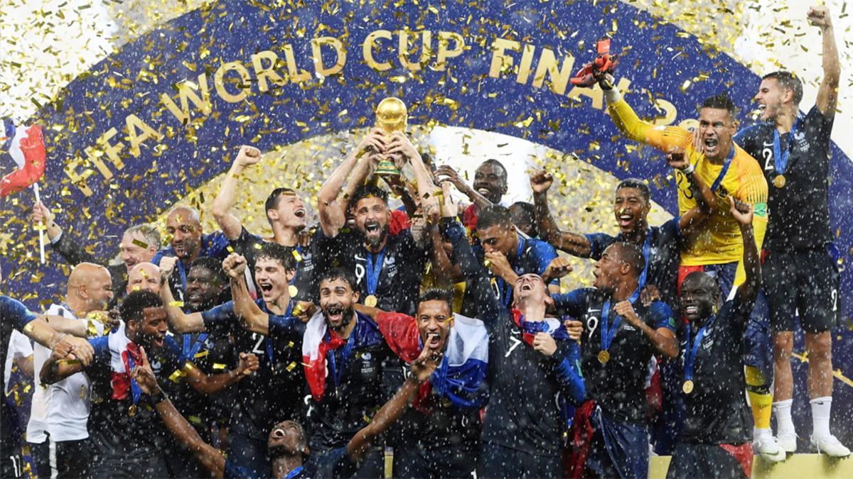 Francia levantando la tan deseada Copa del Mundo