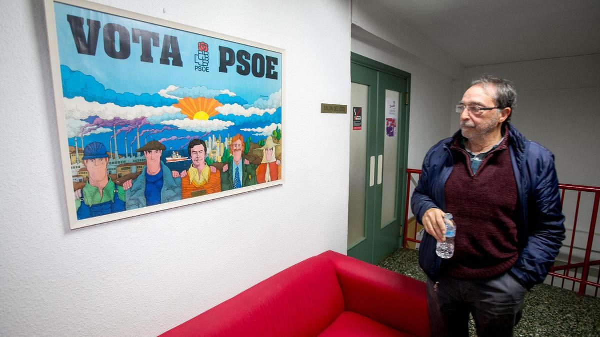 Ángel Franco en el «hall» de la sede socialista en la ciudad de Alicante, en imagen de archivo