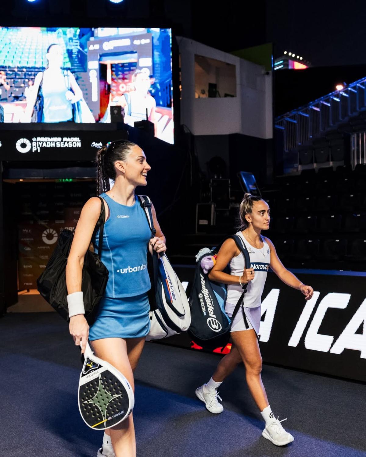 Tamara y Claudia en Riad antes de salir a la pista