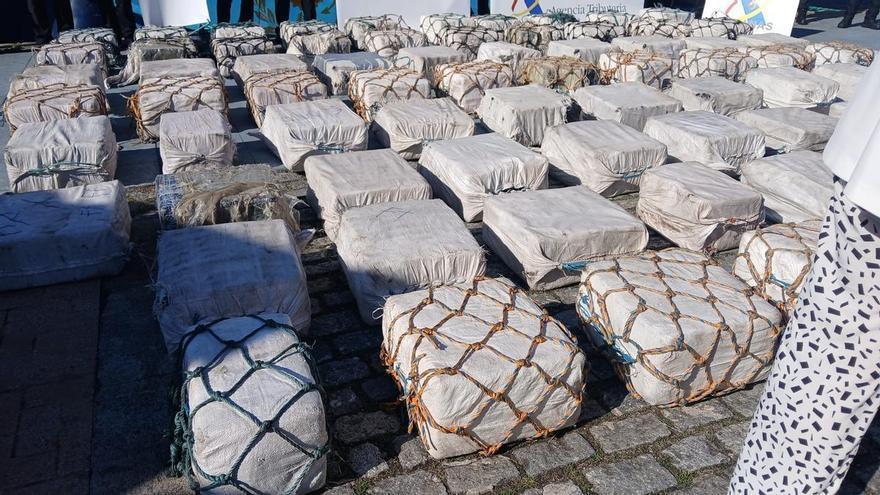 Operación antidroga: llegan al puerto de Vigo más de 2.000 kilos de cocaína interceptados en un velero a 400 millas de las costas gallegas
