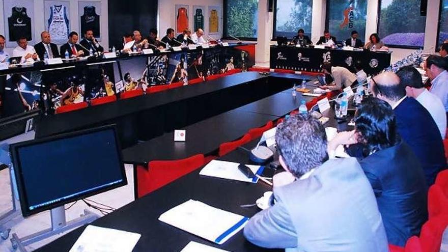 Imagen de la asamblea de la Asociación de Clubes de ayer. // FdV