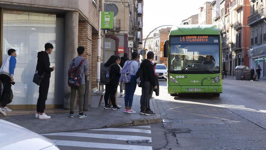 Els alumnes del Catà que van a classe a l’Escola d’Idiomes de Manresa tindran més busos per arribar al centre