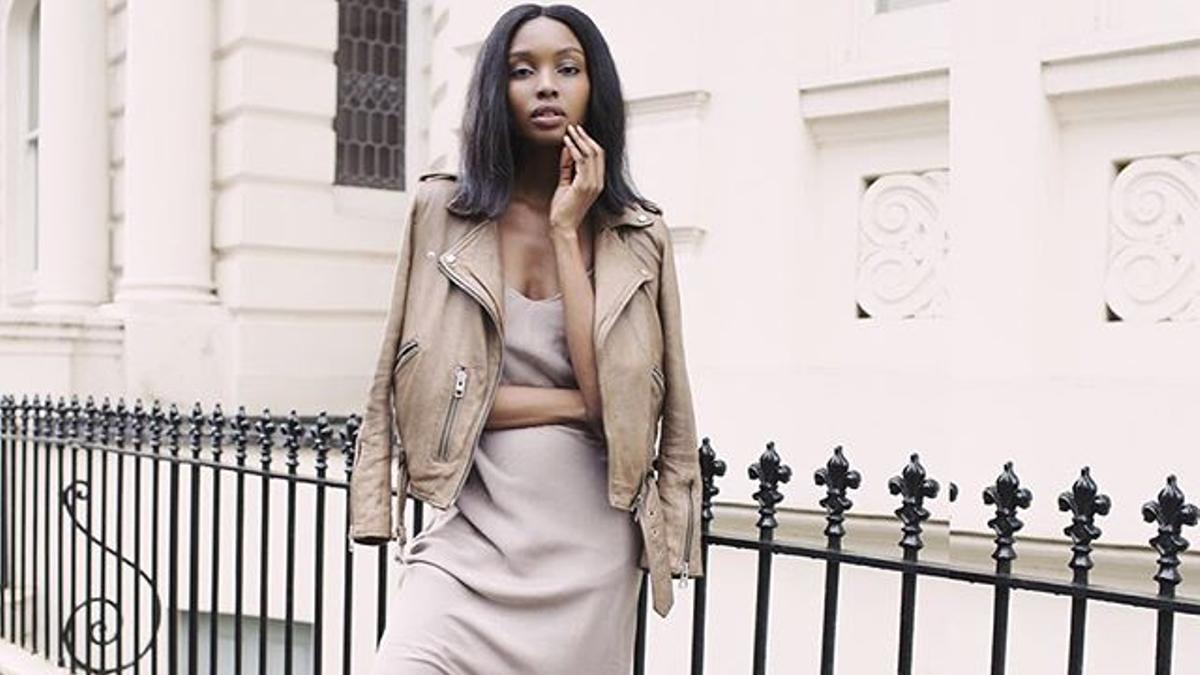 El look 'greige' de Natasha Ndlovu