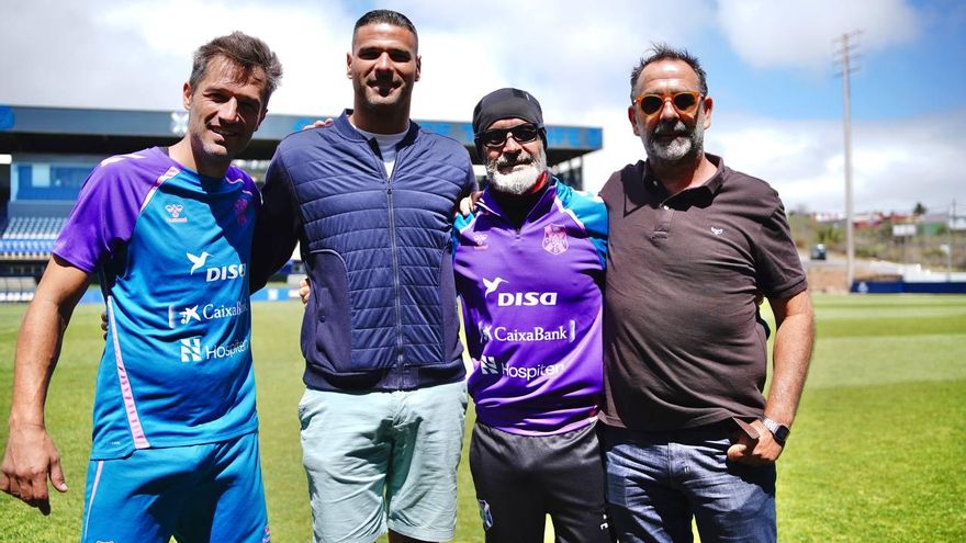 Aridane Santana: &quot;Álvaro Cervera es el entrenador idóneo para volver a ascender al CD Tenerife&quot;