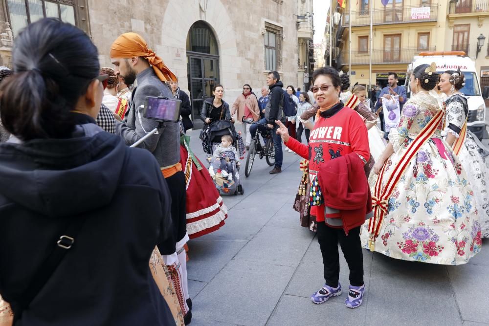 Entrega de estandartes de la Diputación a las Fallas