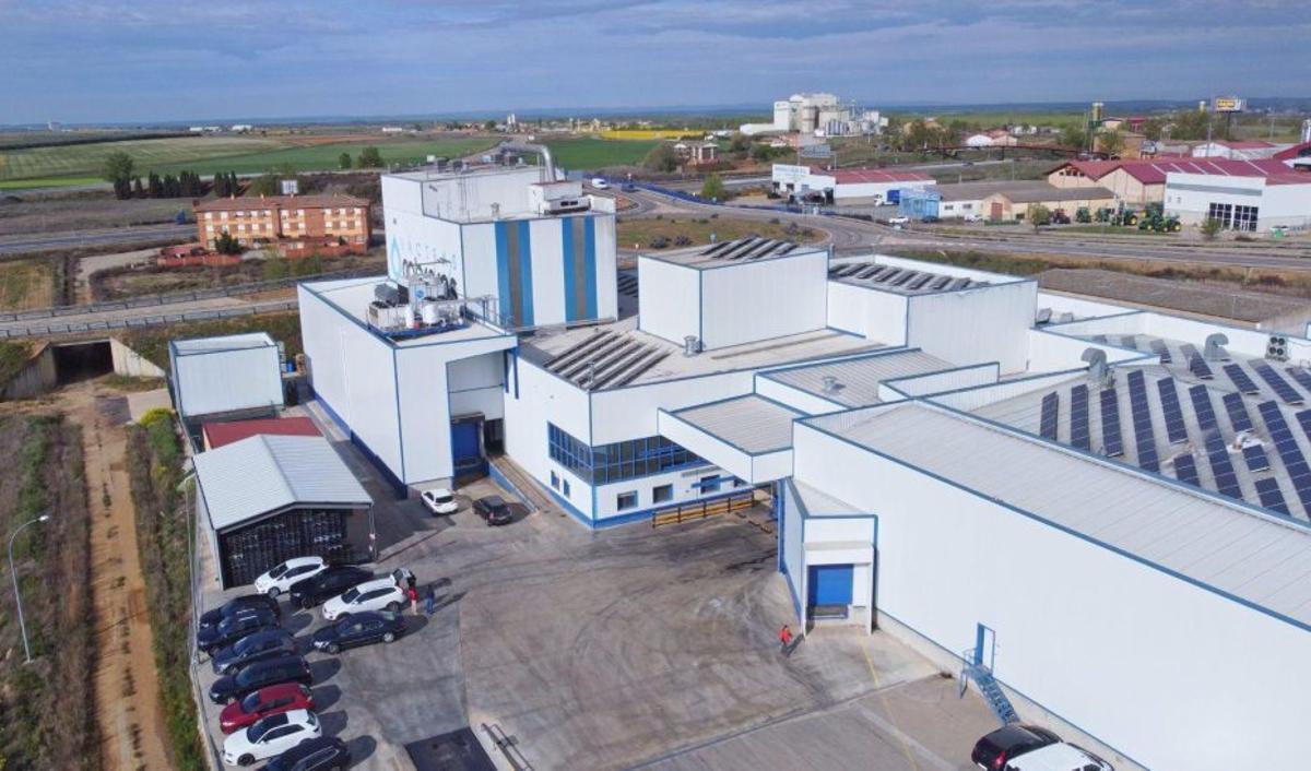 Lácteas Cobreros, de cinco camiones en Zamora a facturar 58 millones y exportar a 36 países