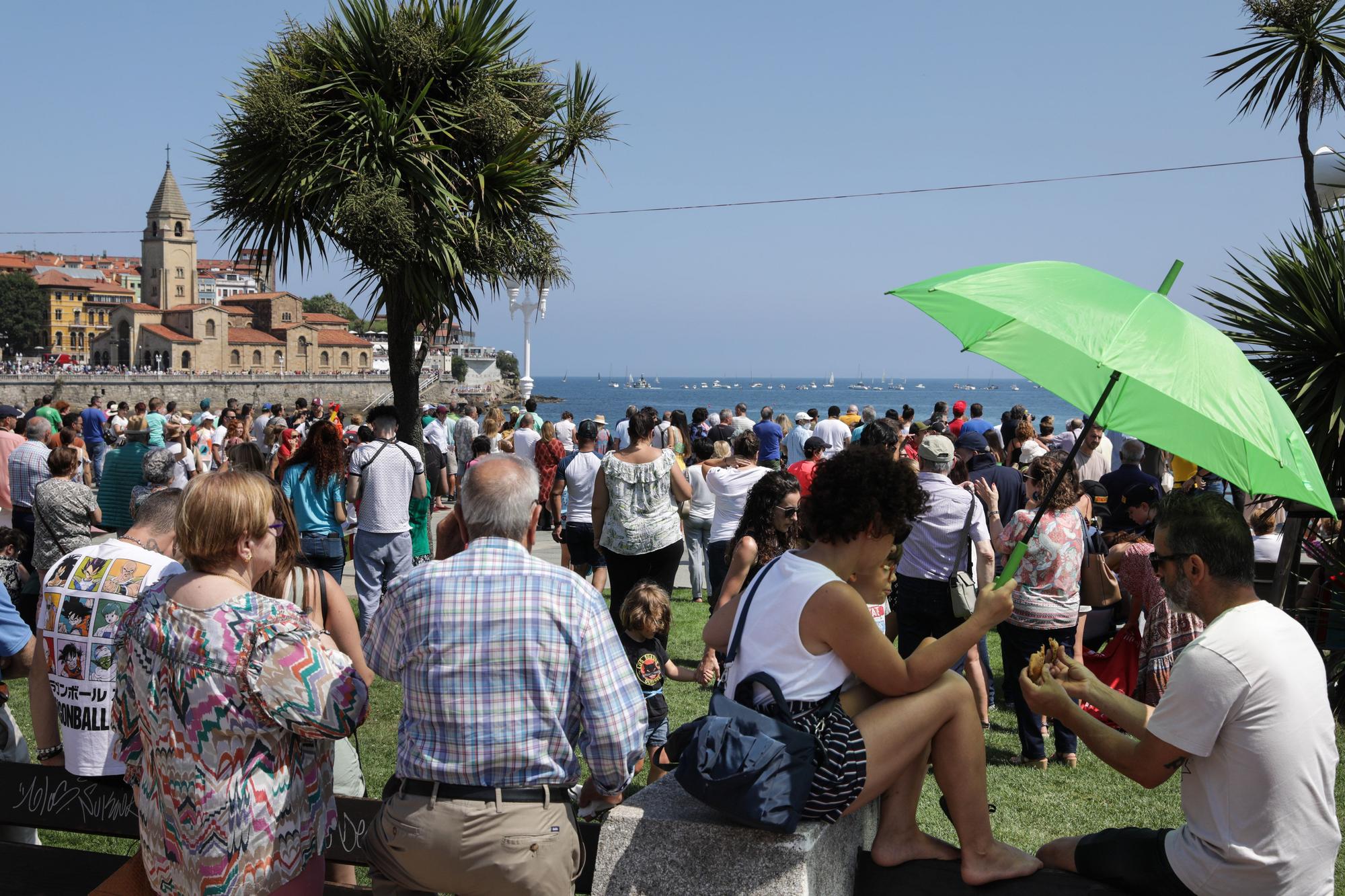 En imágenes: Espectacular y multitudinario regreso del festival aéreo en Gijón