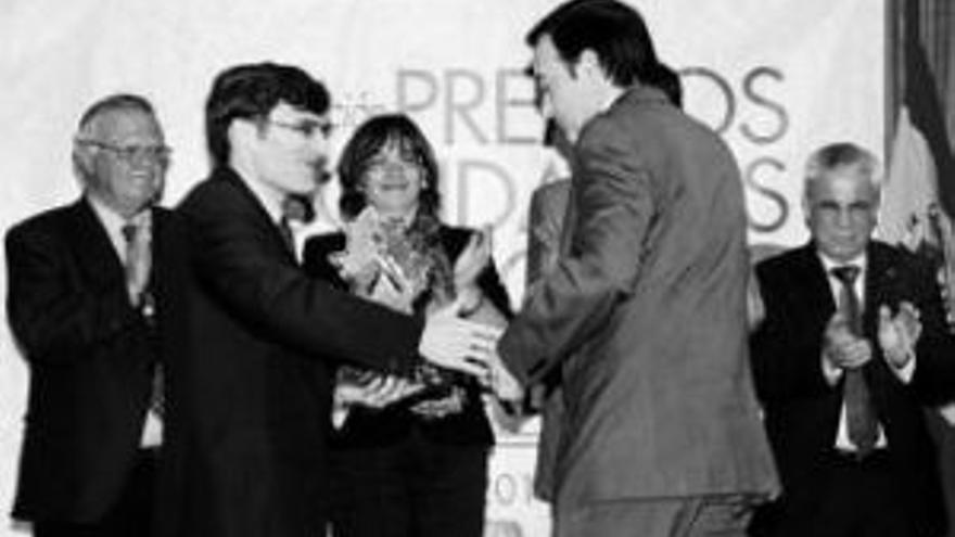 Cermi recibe el Premio Solidario 2010 que otorga la ONCE