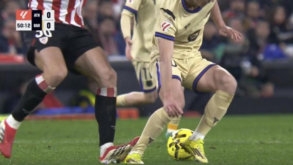 Estrada Fernández, contundente con la entrada a Dani Olmo: “Para mí es roja”