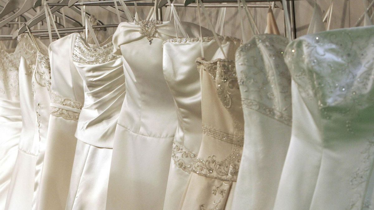 Imagen de archivo de trajes de novias expuestos en una feria de la Comunidad Valenciana.