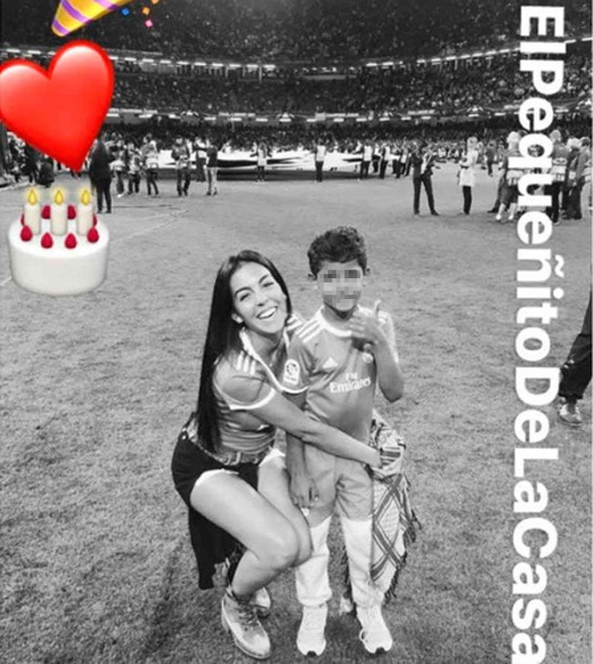 Georgina felicita al hijo de Cristiano