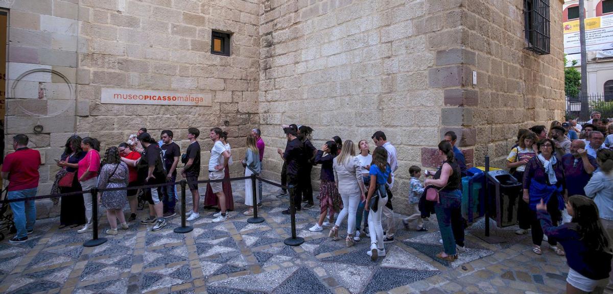 Colas en la entrada del Museo
Picasso Málaga. álex zea
