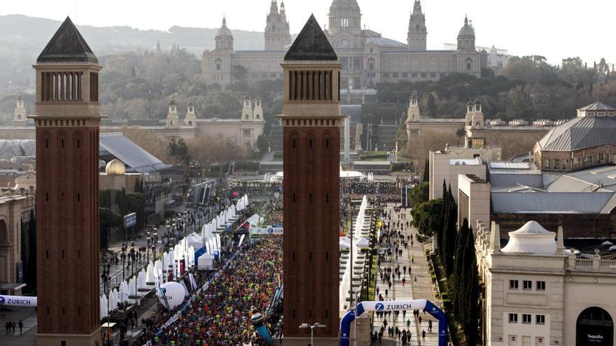 Barcelona reviu l&#039;esperit dels Jocs amb una marató amb més dones i estrangers que mai