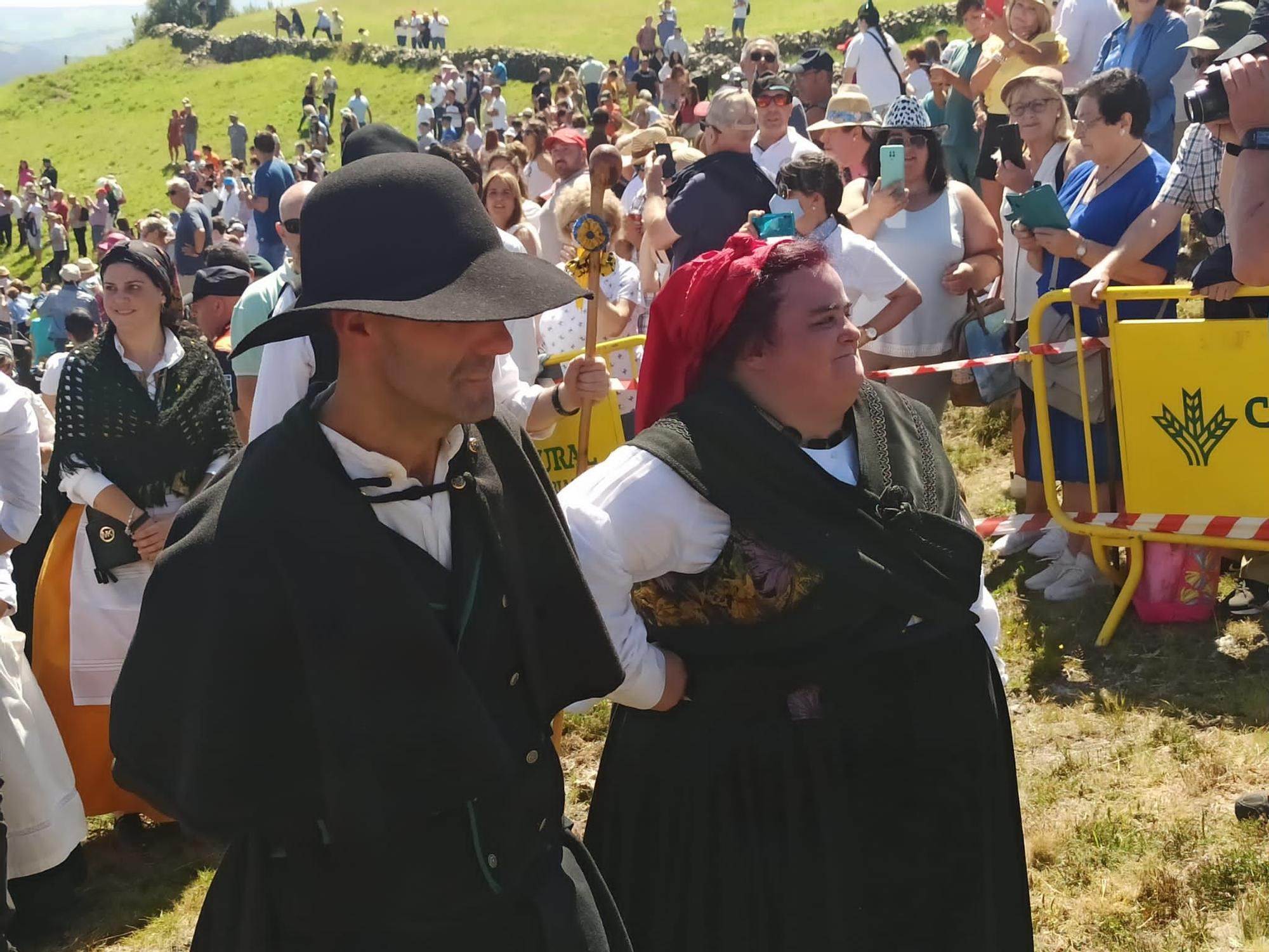 En imágenes: Así ha sido la histórica boda vaqueira en Aristébano con la presencia de Adrián Barbón