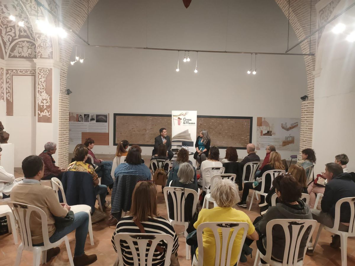Víctor del Árbol va estar convidat pel Club de Lectura de Cosas & Musas en Nules el divendres 3 de novembre.